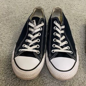 Black unisex converse size is women’s 9.5